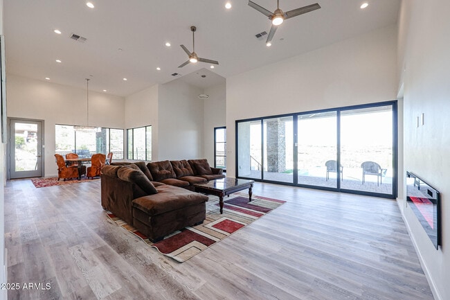 Building Photo - 14914 E Zapata Dr