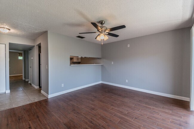 Foto del edificio - 5820 N Church Ave