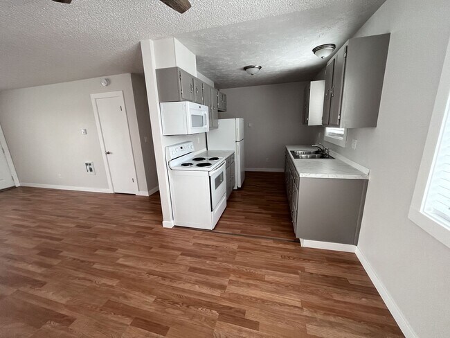 Foto del edificio - Modern Ontario Apartment