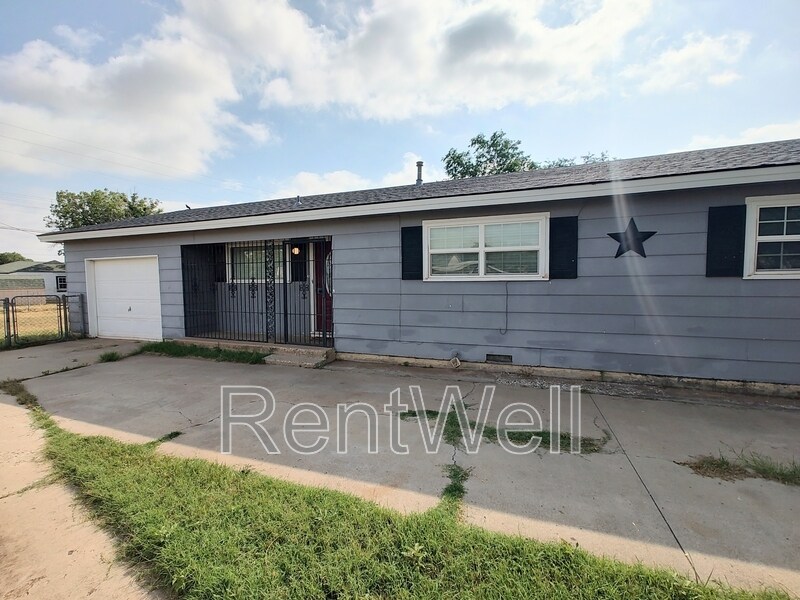Primary Photo - 3016 1st St
