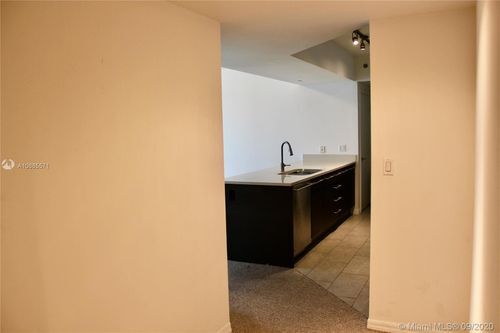 Foto del edificio - 500 Brickell Key Dr