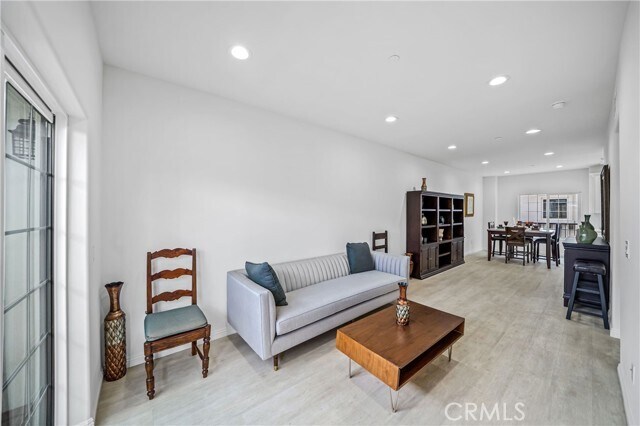 Foto del edificio - 1101 N Maclay Ave