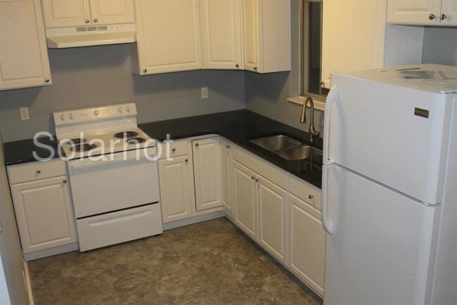 Foto del edificio - 1317 Armstrong Cir