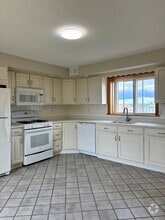 Building Photo - 40 Orient Ave