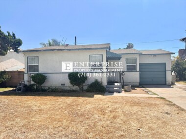 Foto principal - Move-In Ready 3 Bed Home | New Floors, Big...