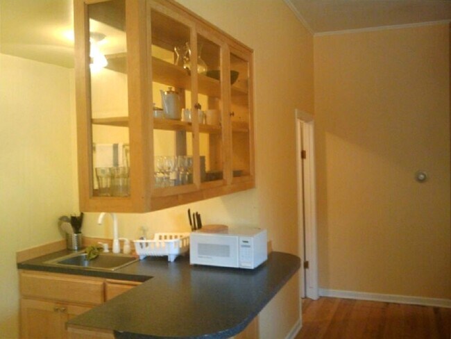 Foto del edificio - 2242 NW Irving St