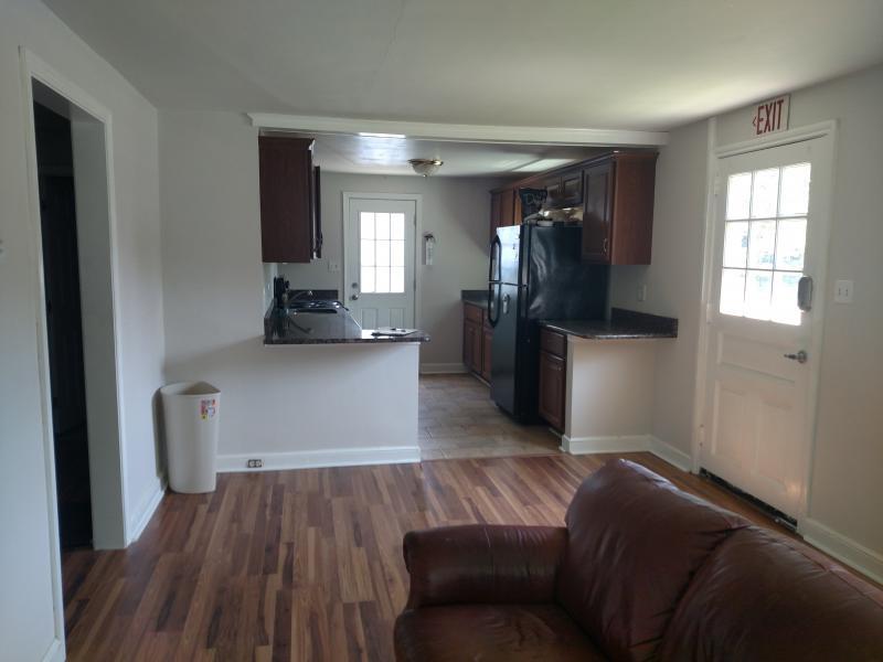 302 East Park - 302 E Park Plz