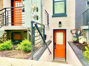 Building Photo - 1618 Gales St NE