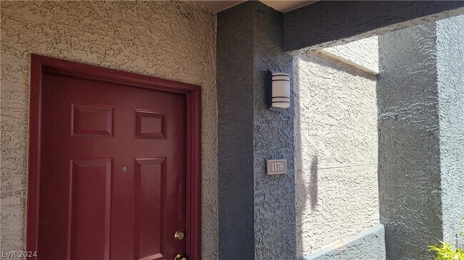 Foto del edificio - 8600 W Charleston Blvd