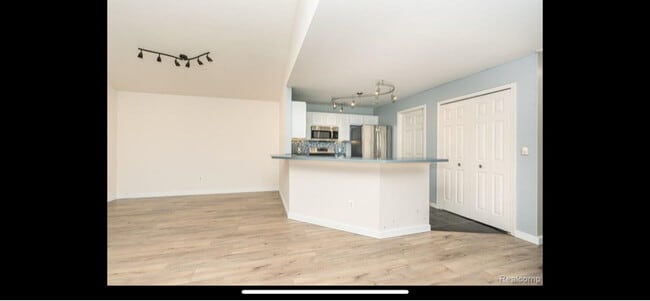 Building Photo - 51780 Adler Park Dr W