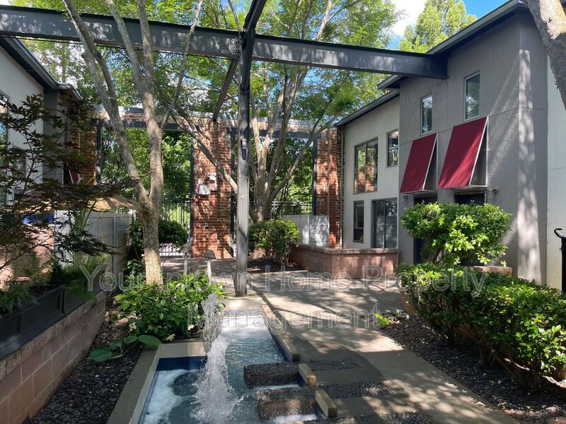 Foto principal - 195 Arizona Ave NE