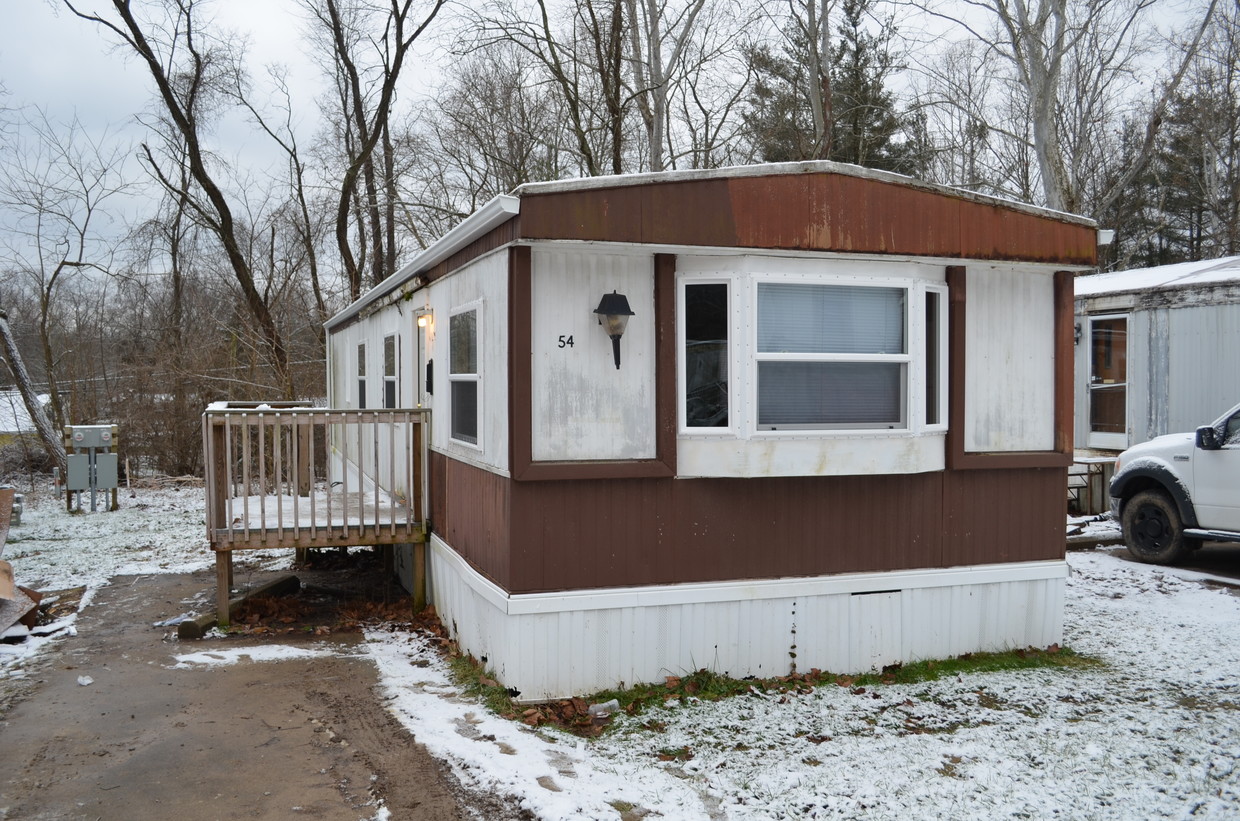 Primary Photo - 8000 Rolling Hills Rd