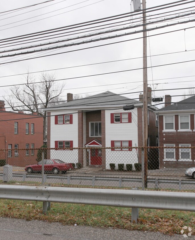Building Photo - 2838 Broadway Ave