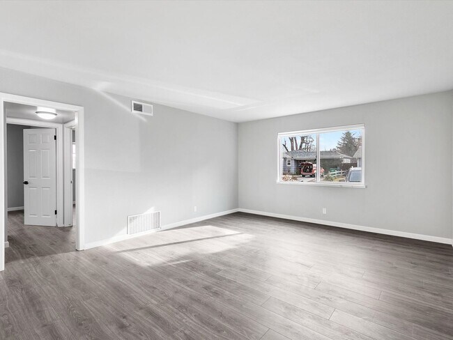 Foto del edificio - Move in Ready in Midtown!