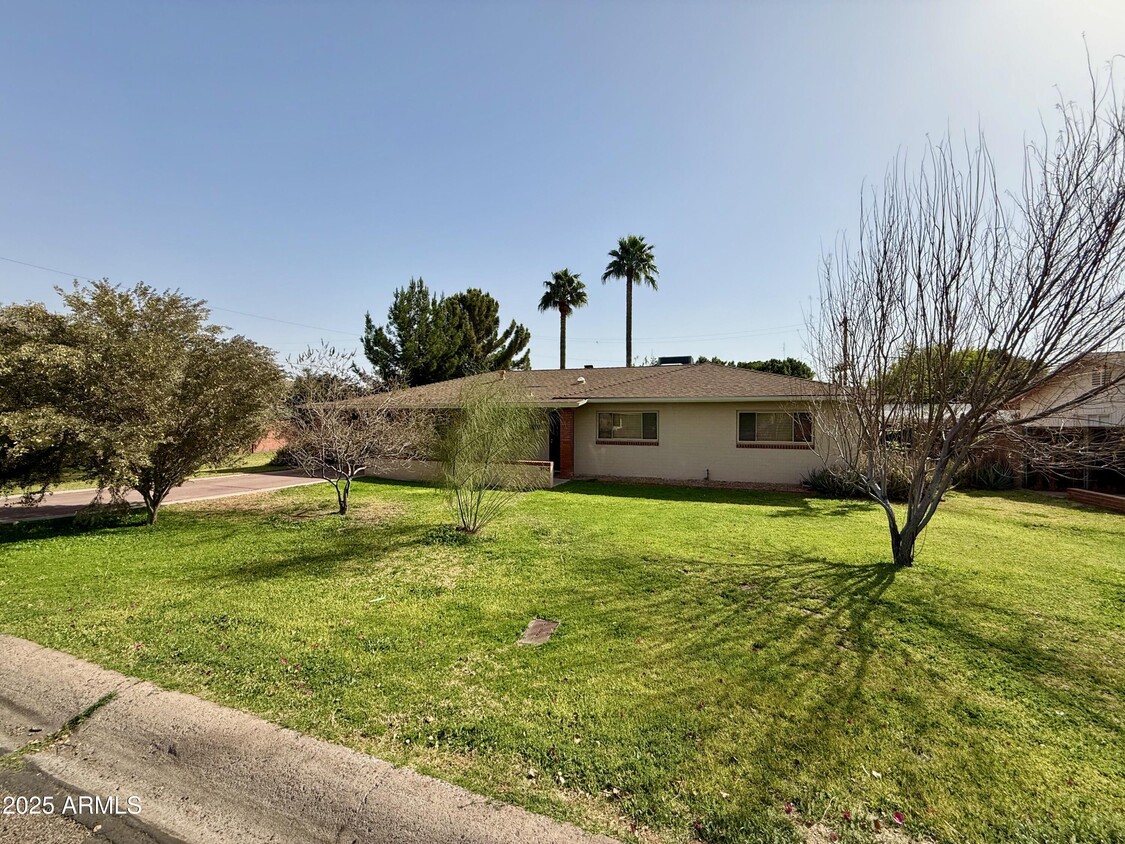 Primary Photo - 3945 E Heatherbrae Dr