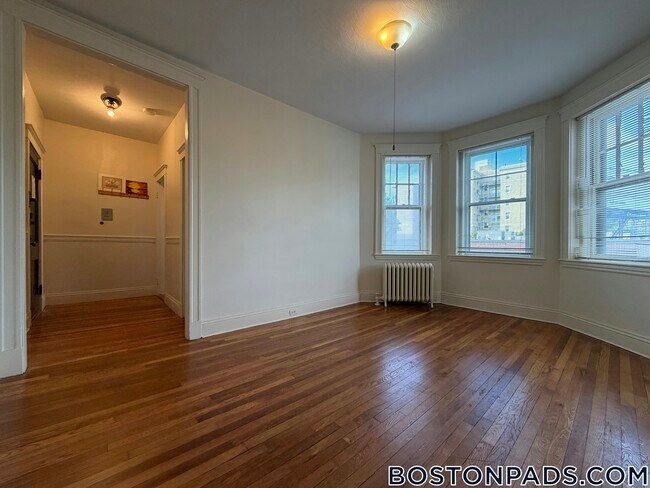 Foto del edificio - 1576 Commonwealth Ave