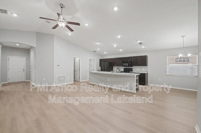Building Photo - 7918 Chestnut View Dr