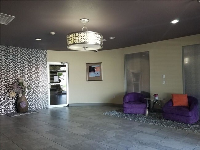 Foto del edificio - 1100 W Trinity Mills Rd