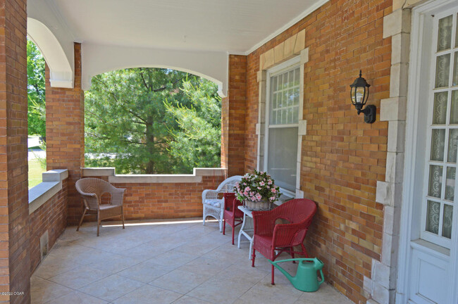 Building Photo - 106 N Pennsylvania St