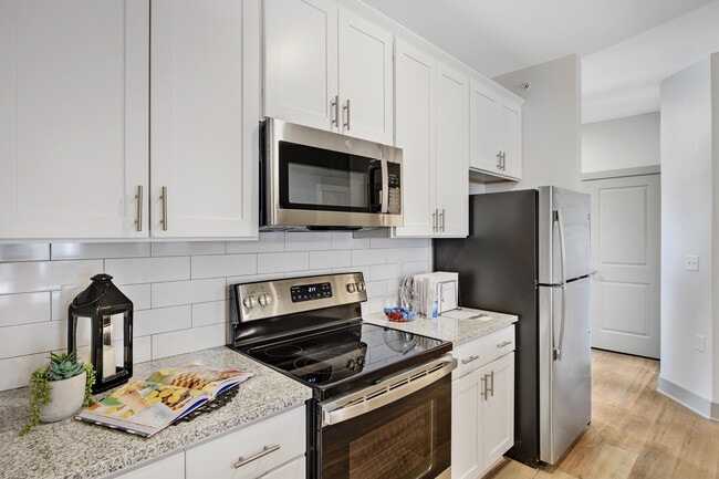 Electrodomésticos de acero inoxidable - Springs at West Seneca