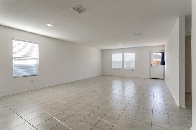 Building Photo - 111 Lemongrass Dr