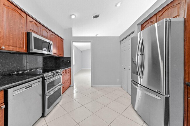 Foto del edificio - 14066 Glenlyon Ct