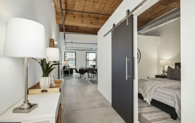 Foto del edificio - 1714 Memphis St