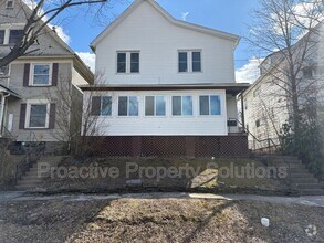 Building Photo - 1028 N Webster Ave