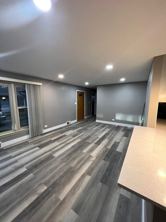 Foto del edificio - 1631 Dundee Rd