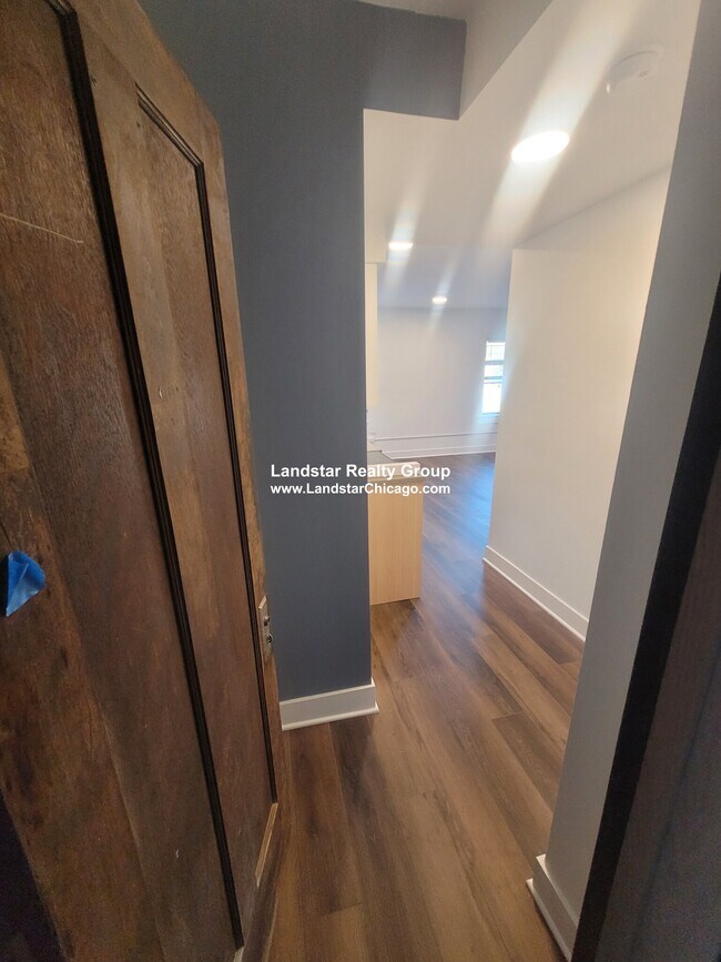 Foto del edificio - 1239 Chicago Ave