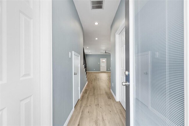 Foto del edificio - 7813 Sealey St