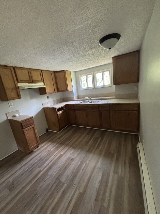 Building Photo - 211 Cherry Tree Dr