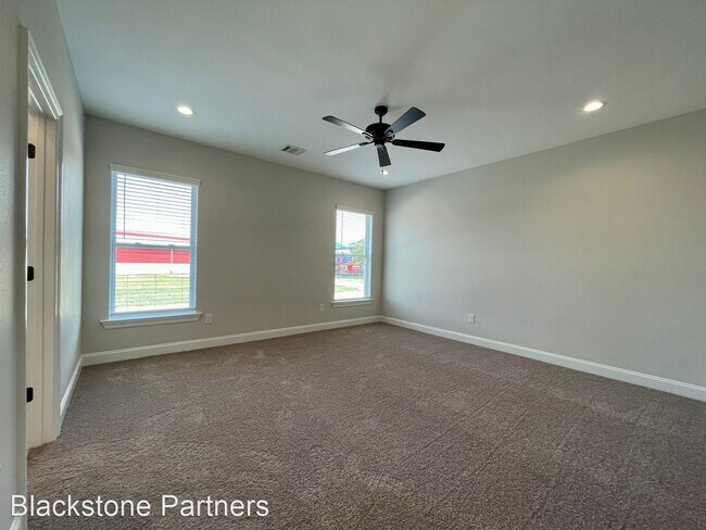 Building Photo - 3 br, 2 bath House - Americana 179/ 1256 H...