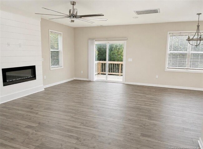 Foto del edificio - 5620 Tall Timbers Dr