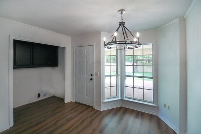 Foto del edificio - 330 Trace Harbor Rd