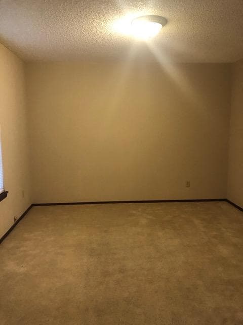 Building Photo - 744 Cresta Mira Dr