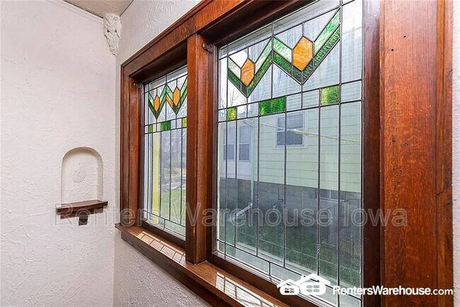 Building Photo - 3846 3rd St