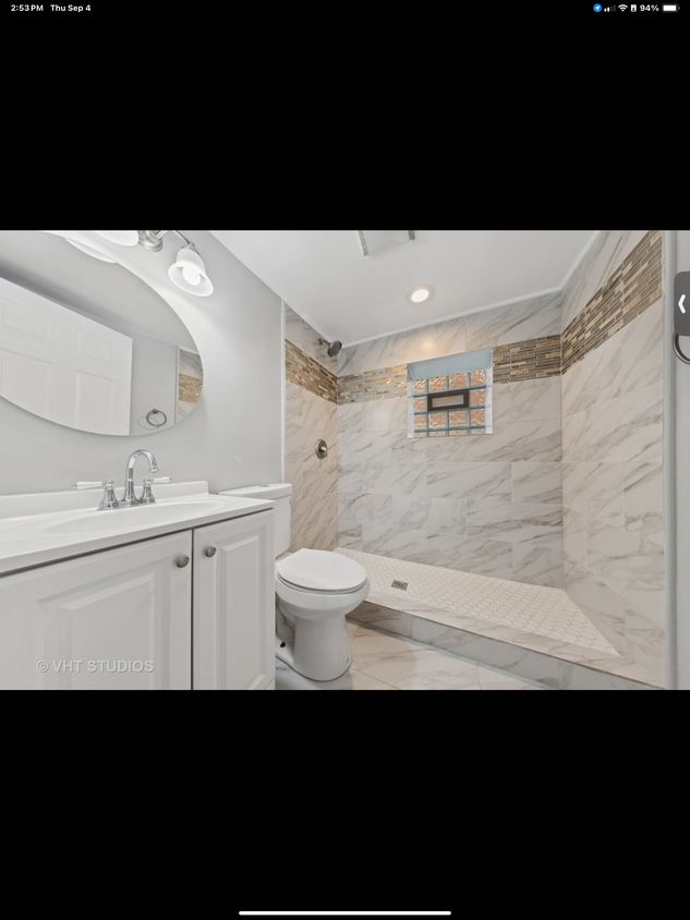 Downstairs bathroom - 7415 S Union Ave