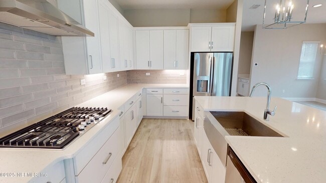 Foto del edificio - 511 Marquesa Cir