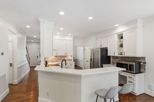 Building Photo - Stunning 5 Bedroom, 4 Bathroom Home in Raleigh — Available Late August