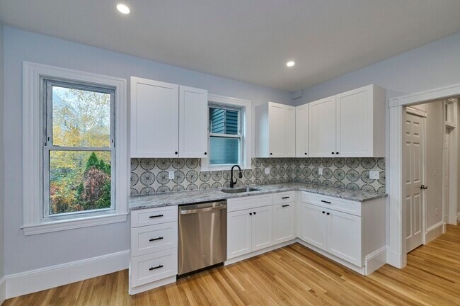 Building Photo - 38 Washburn St