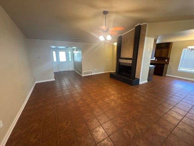 Building Photo - 3730 Twin Oak Ct