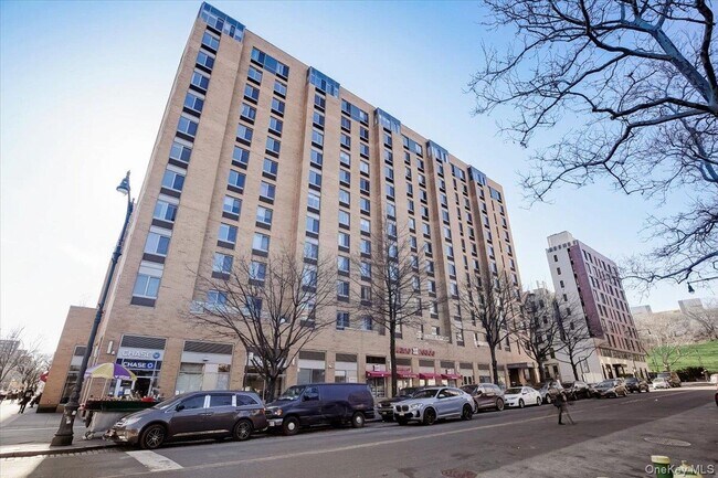 Foto del edificio - 300 W 135th St