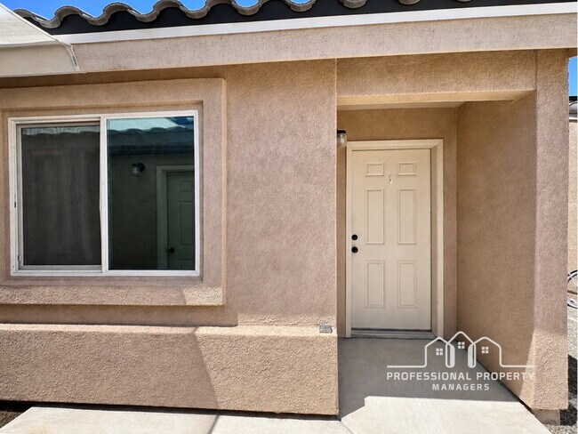 Foto del edificio - For Rent: 3-bedroom, 2-bathroom home in Desert Sky