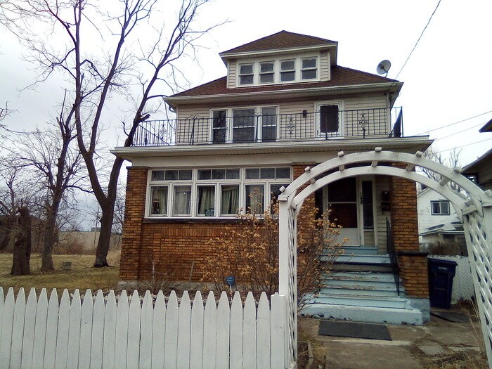 Primary Photo - 248 Dewey Ave