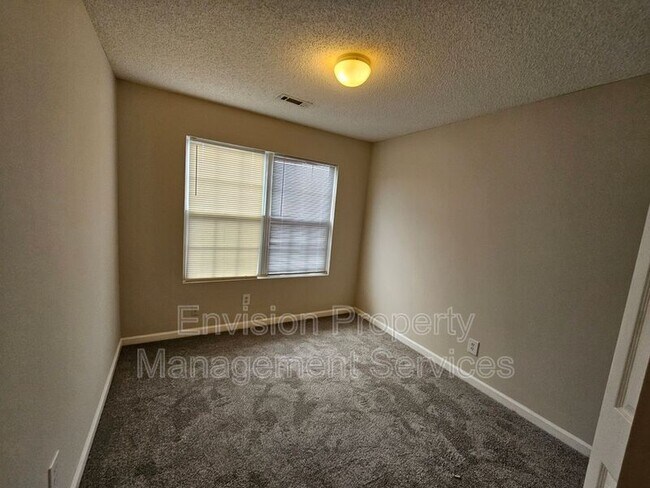 Building Photo - 3275 Oakley Pl