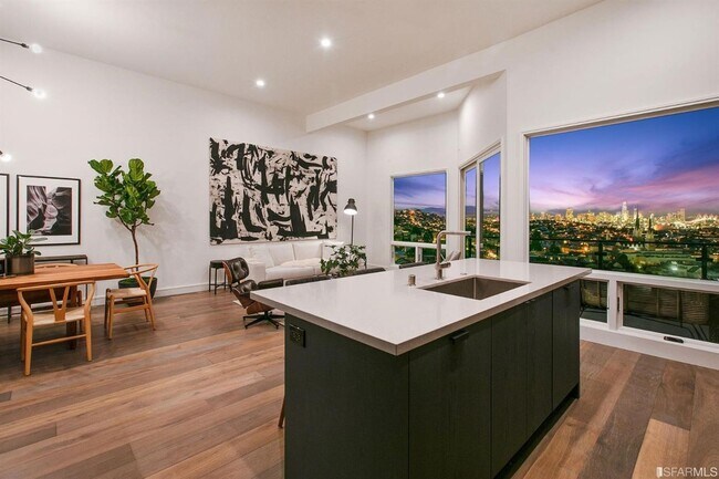 Foto del edificio - Glen Park: Impressive Top Floor Unfurnishe...