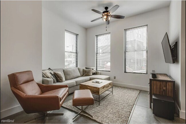 Building Photo - 1 br, 1 bath Condo - 1225 4th Avenue South...