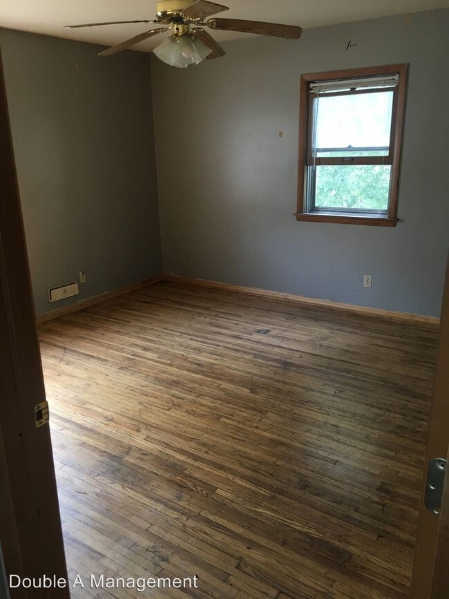 Foto del edificio - 1 br, 1 bath Apartment - 321 E 1st St