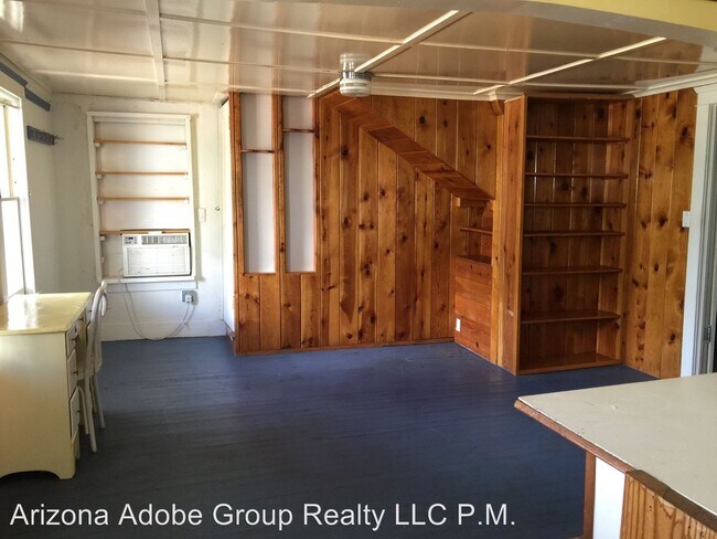 Foto del edificio - Studio, 1 bath House - 639 Center Ave.